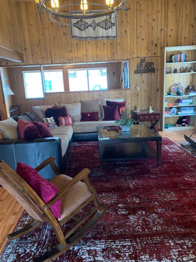 Lake Adjacent Rustic Cabin W Game Room & Hot Tubビッグ・ベアー・レイク エクステリア 写真