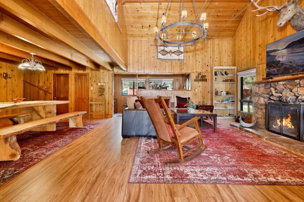 Lake Adjacent Rustic Cabin W Game Room & Hot Tubビッグ・ベアー・レイク エクステリア 写真